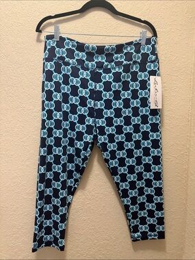 NWT Lulu-B Navy and Light Blue Chain-Link Capri Leggings